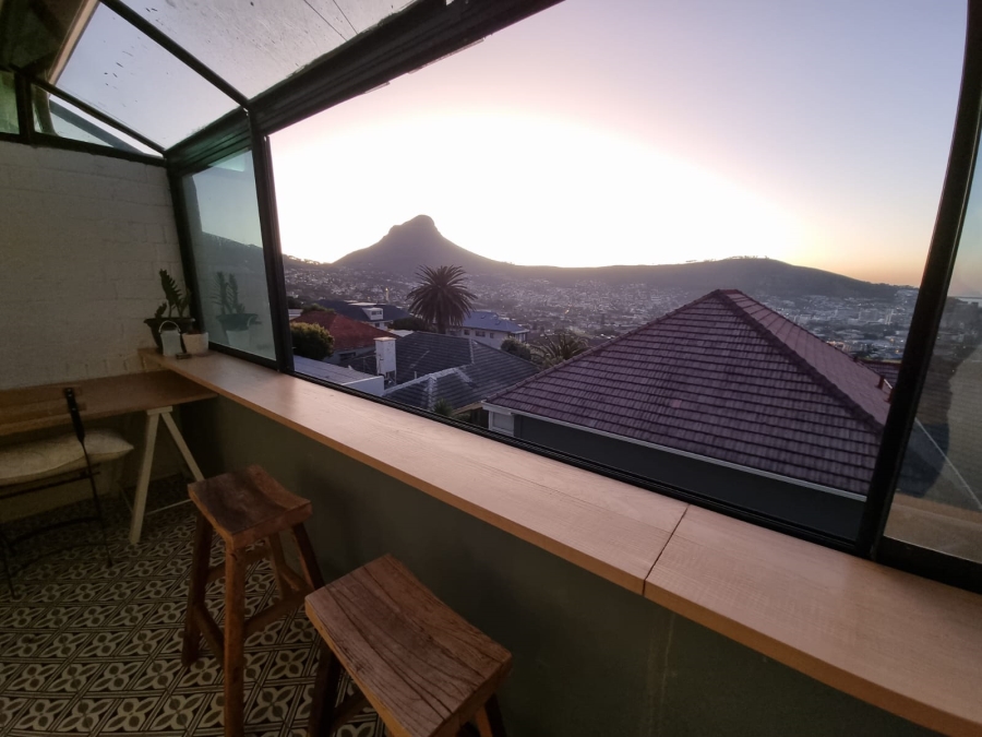 1 Bedroom Property for Sale in Vredehoek Western Cape